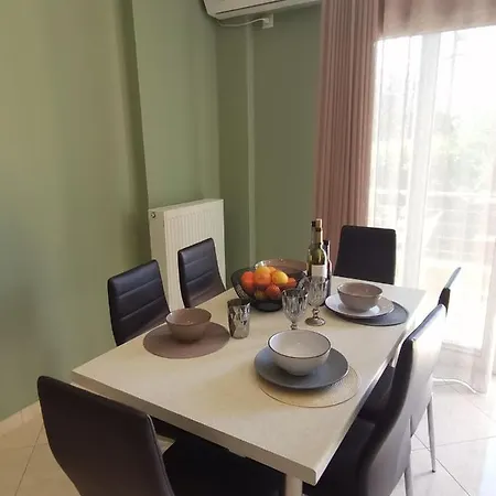 Quiet In A Private House Διαμέρισμα Λουτράκι